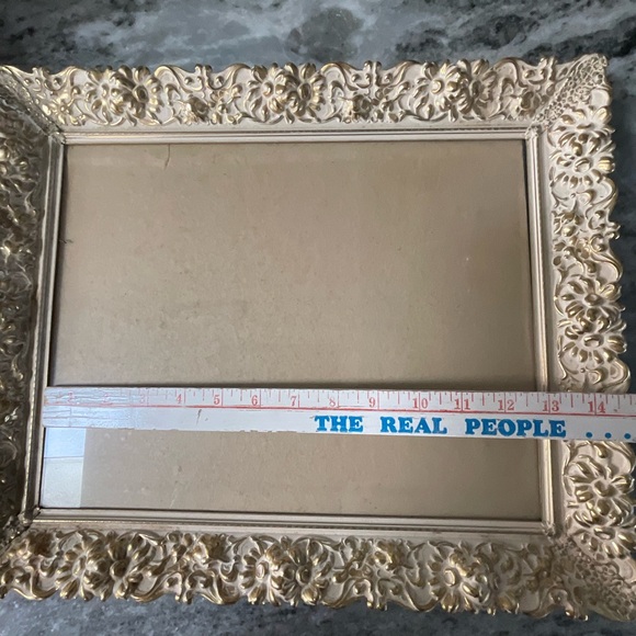 Vintage Floral Frame gold/brass tone metal w/ off white Hollywood Regency - Picture 8 of 9